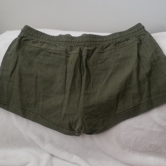 Cargo shorts - Picture 2 of 3